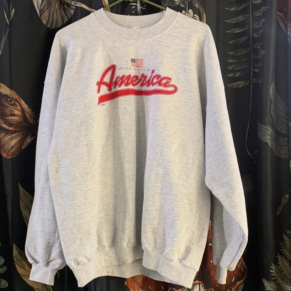 Gildan Gray America Crewneck Sweater